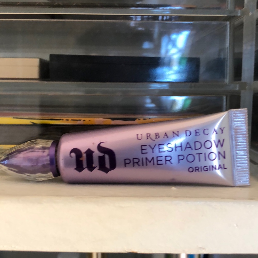 Urban Decay Eyeshadow Primer Potion